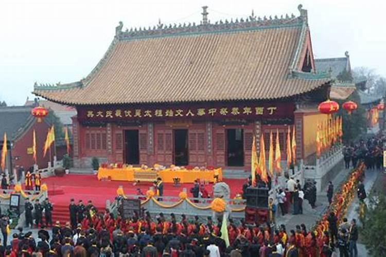 别墅庭院最适合种什么树木