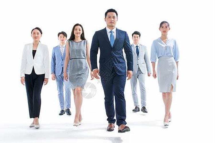 1970年属狗女2025年全程运势