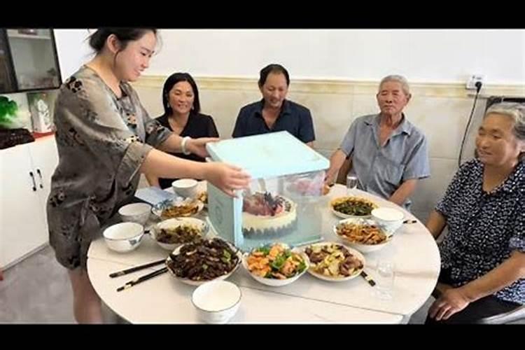 结婚第一年过中秋节,在男方家过,还是在女方家过？