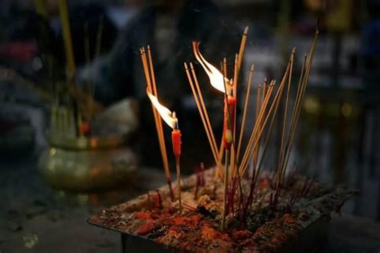 中元节去上坟要带什么 中元节祭祀需哪些物品