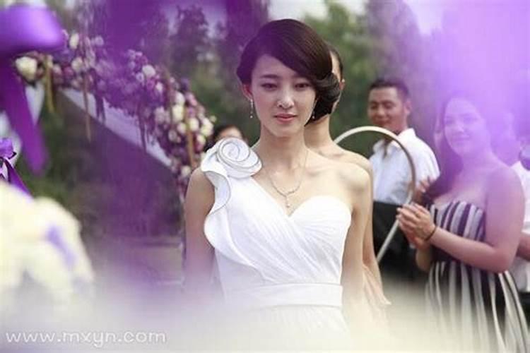相亲男要我生辰八字去算命干什么,订婚是男方订的吗？不用问我家的意见...