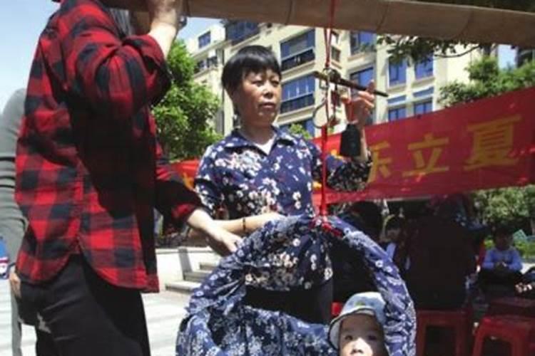 带两个财库的女人一生财运亨通么？