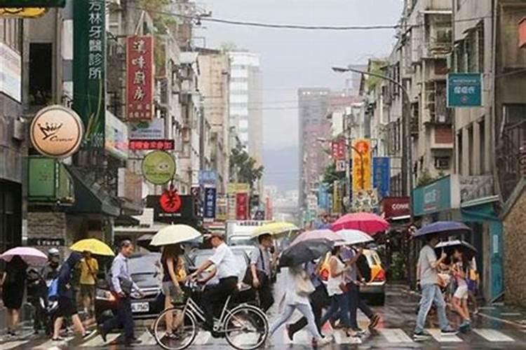 梦见除夕夜下雨的预兆