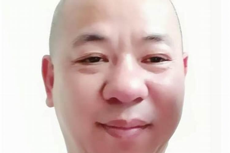 梦见房子像三口石头棺材叠起来的？