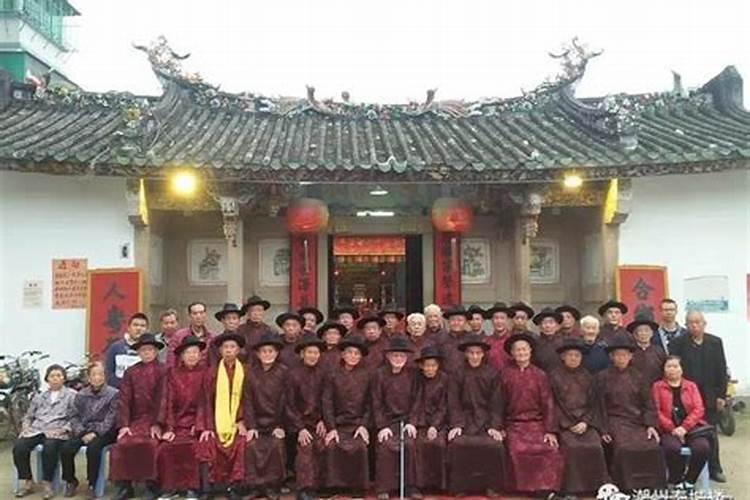 梦见自己穿大红衣服的预兆