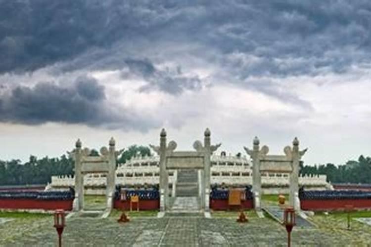 五行属土和什么配
