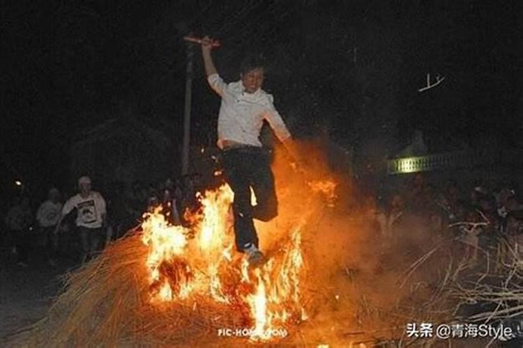 土族的传统节日有哪些？土族人如何庆祝他们的节日？