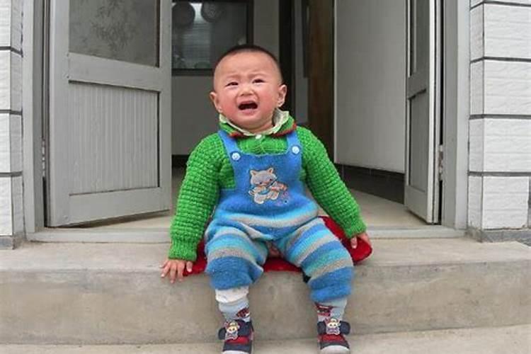 梦到小男孩哭是什么意思？