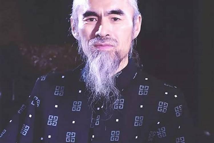 有一位出家道士让我出3000元做法式就能帮我改变命运是真的吗