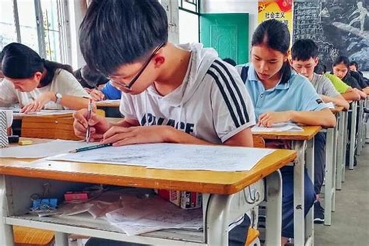 梦见学生考试的预兆