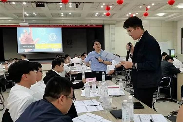 2025年81年鸡男运势
