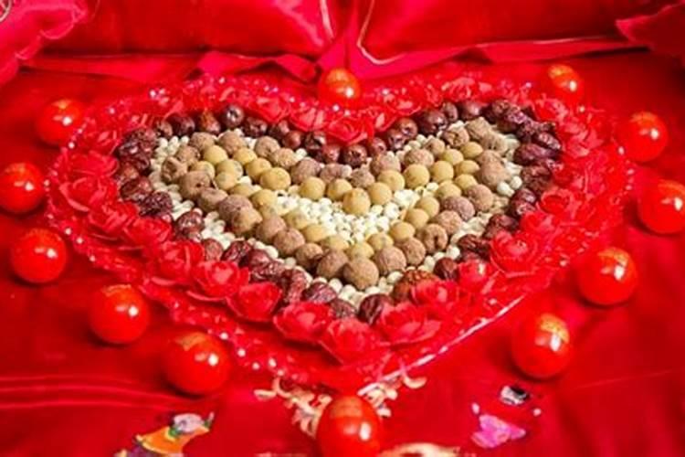 四月初八属猴女和十月初六属马男适合12月份哪天订婚