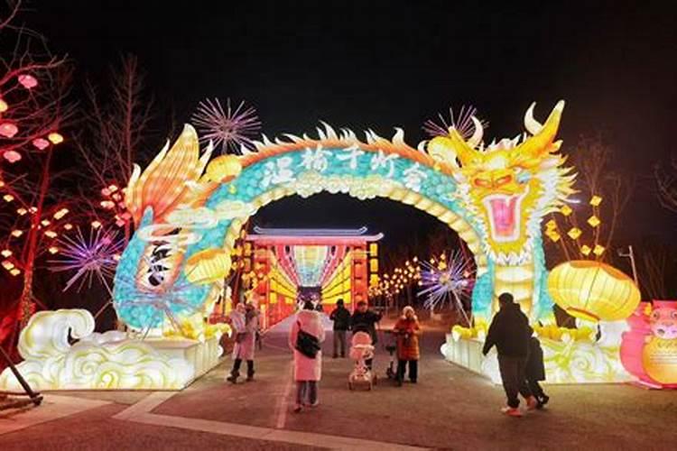 哪里有在正月十五点灯的习俗呢？