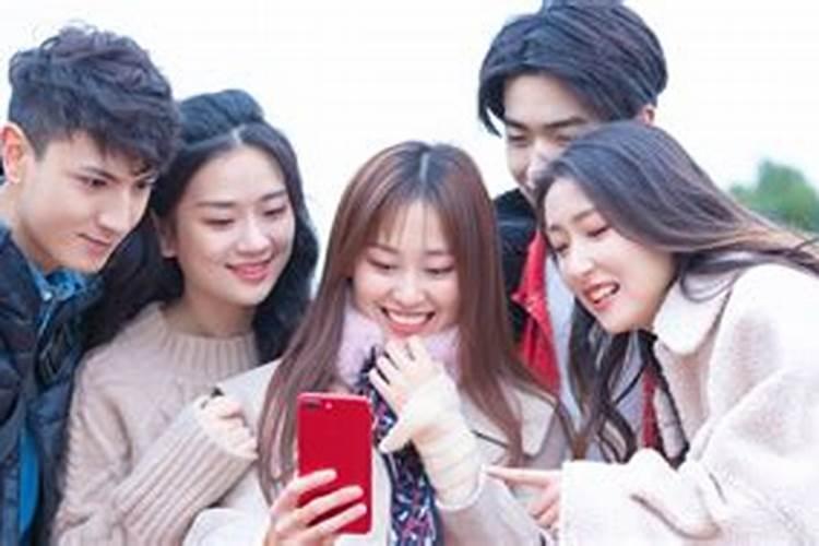 女人梦见多年不见的异性同学