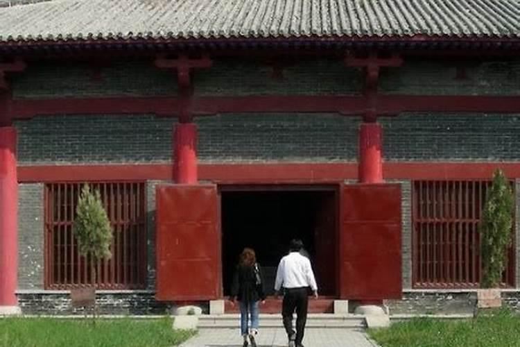 嘉祥县烈士陵园扫墓感受 那位好心人发个啊!？