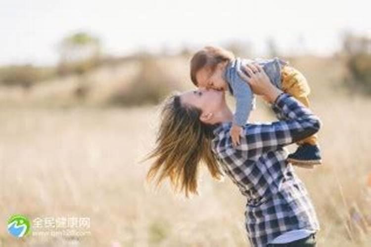 梦见自己孩子落水被救的预兆