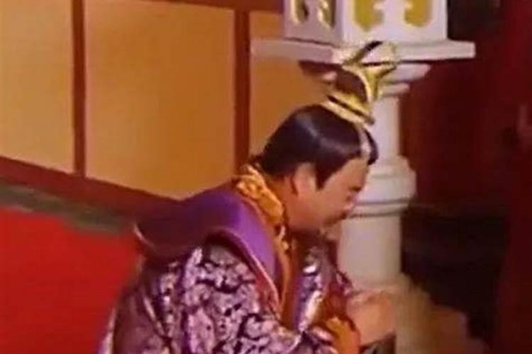 算卦的说犯小人,但看不出是谁？