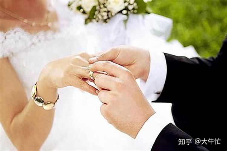 2025属蛇本命年可以结婚吗女的
