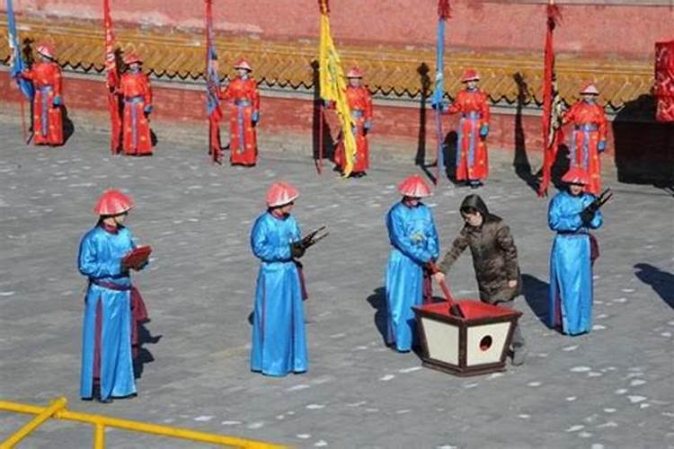 古代皇帝在春分,夏至,秋分,冬至分别要祭祀