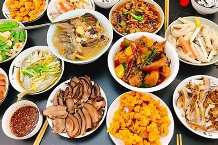 辛亥年钗钏金命与庚子年壁上土命相配吗？