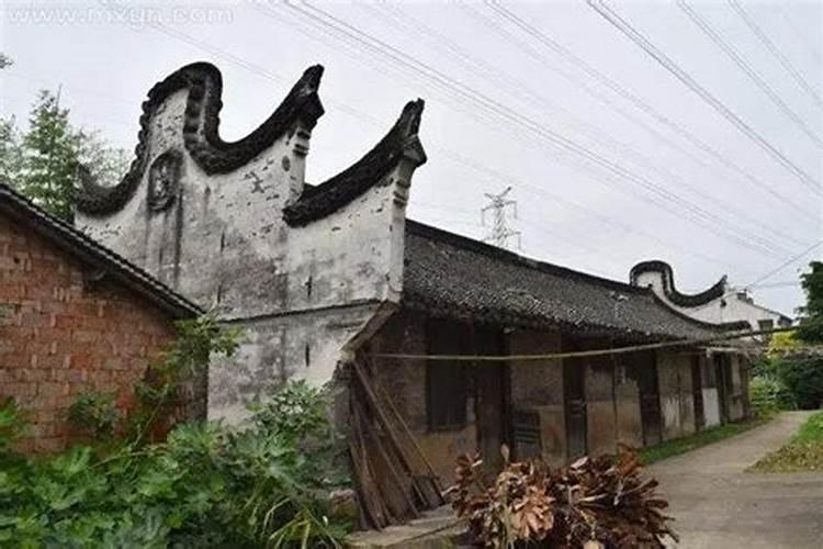 做梦梦长洪水自己被淹没有死,,最后还逃脱了