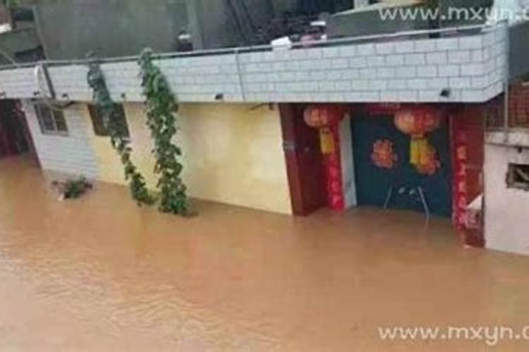 梦见逃出洪水