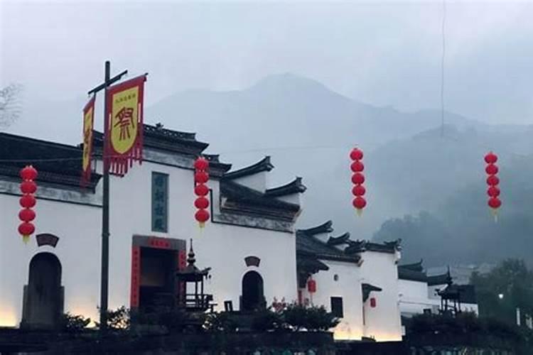梦见和新来的女同事游游逛的预兆