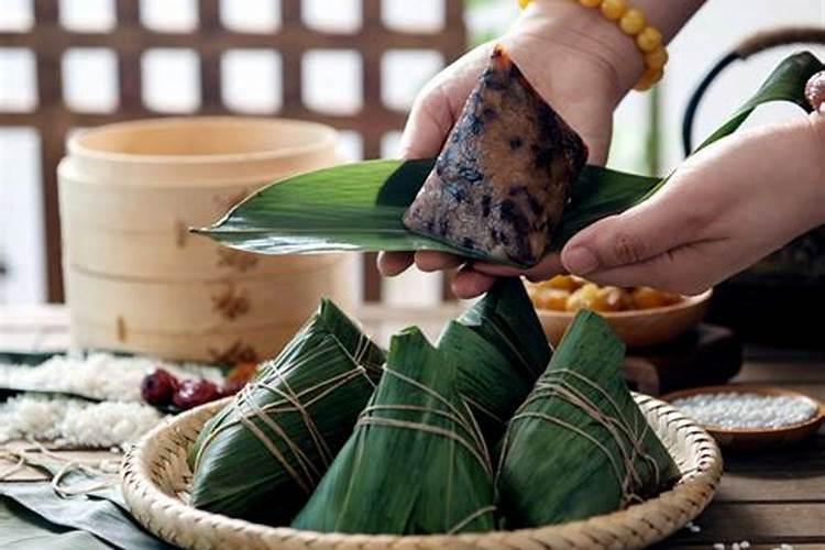 过端午节时,全国哪些地区不吃棕子,吃其它的食品？