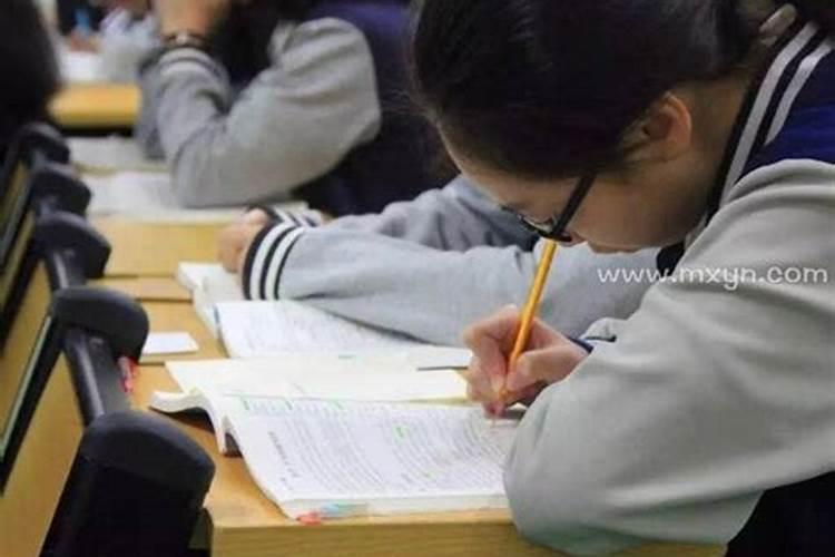 国庆节和中秋节同一天多少年一次 国庆节和中秋节同一天多少年出现一次...