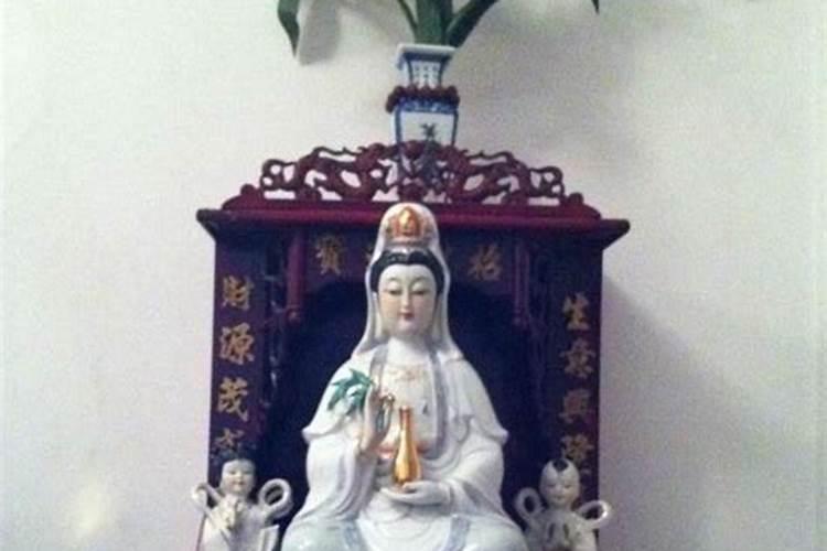 观音菩萨面前的童子下凡投胎转世为人是不是很聪明天赋很高本事大能力...