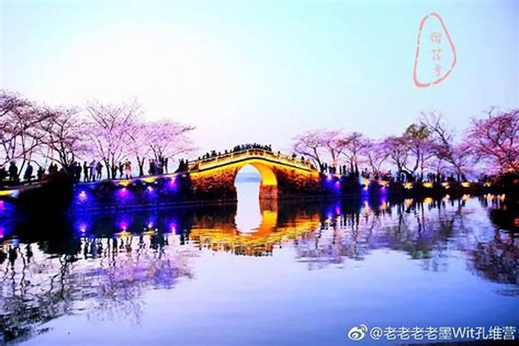 中国有哪些风俗习惯,在每个节日里都要干什么？