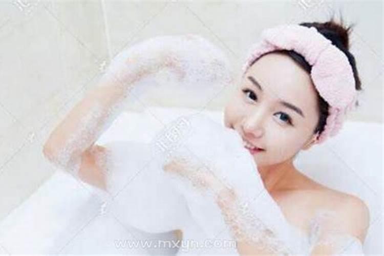 梦见妻子光着身子泡澡的预兆