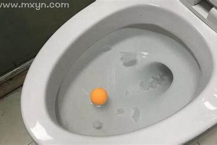 梦见厕所里往外溢血水