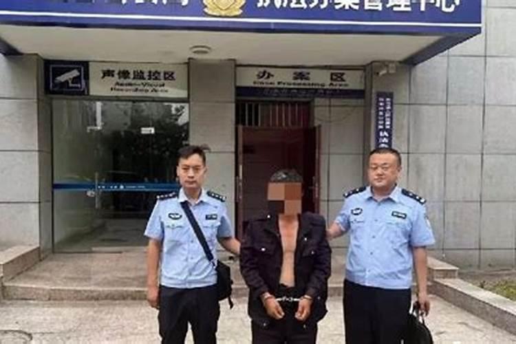 母亲为堕胎婴灵超度,供奉地藏菩萨,母亲名字刻在菩萨底座下面,会损福报...