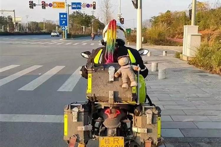 梦见骑摩托车的预兆