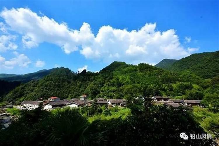 唱夜歌的仪式活动 烧灵屋的习俗是什么