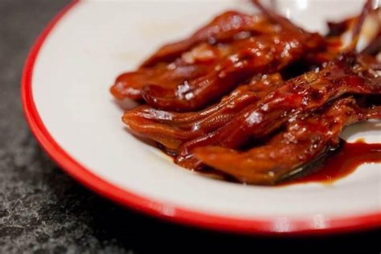梦见自己和自己的老同学在一起玩那是代表着什么？