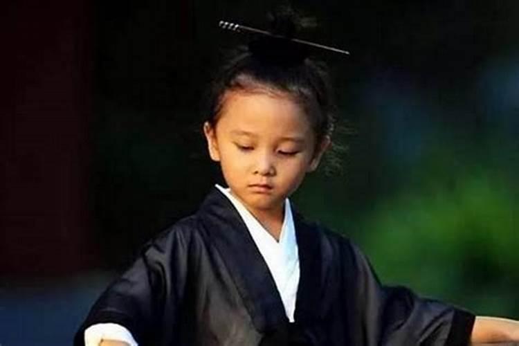 道士出山的阴十三真名字是什么？