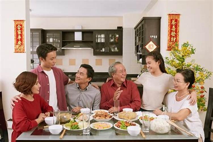 梦见舅舅一家人是什么意思