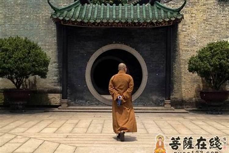 有一个道观出来的道姑,出来云游,说是渡人,但是明码标价和我要1万8...