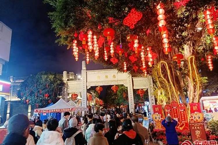 属虎的本命年穿什么颜色的衣服 属虎的本命年应该穿什么颜色的衣服