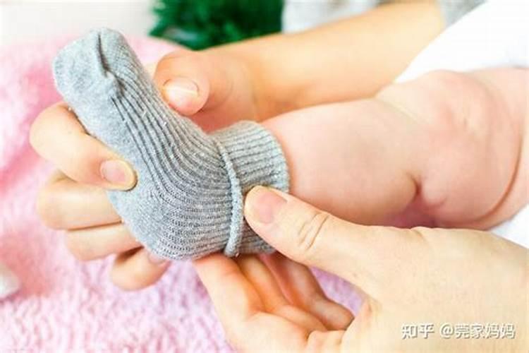 梦见抱着不能自理的小孩