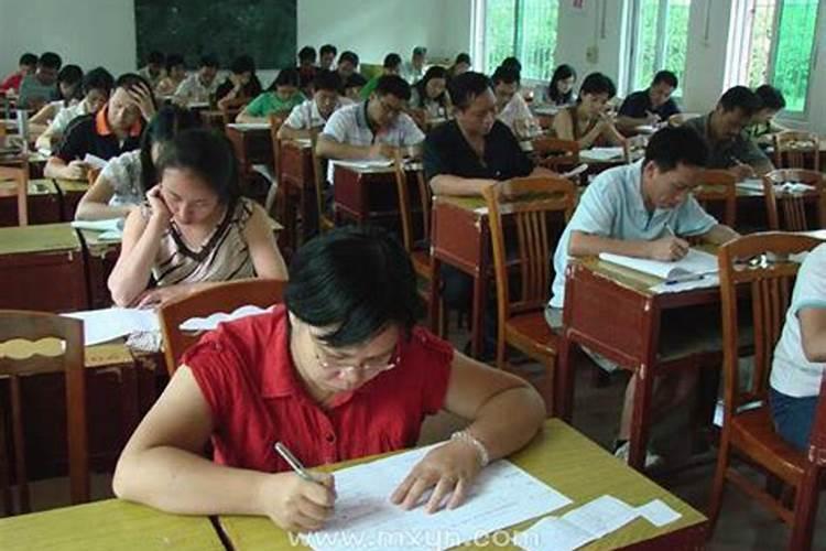 为什么我总梦见上学或者考试？