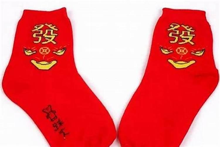 梦见他和他女朋友死了变蝴蝶的预兆
