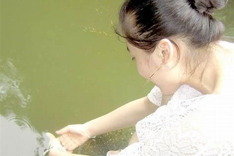 怀孕梦见抓鱼是什么意思？