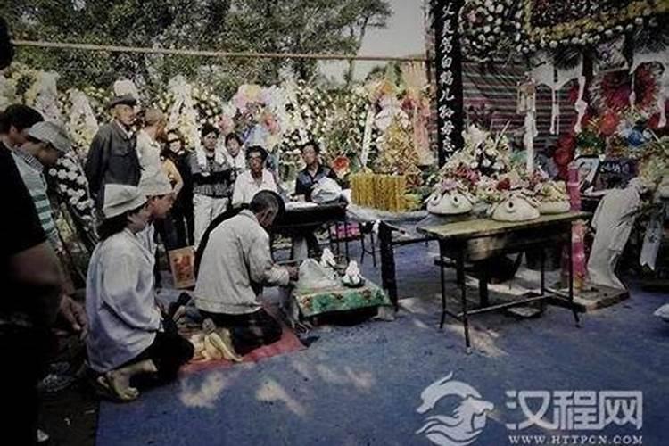 批八字85年农历10月初7辰时出生女今年最好工作方位在什么方向