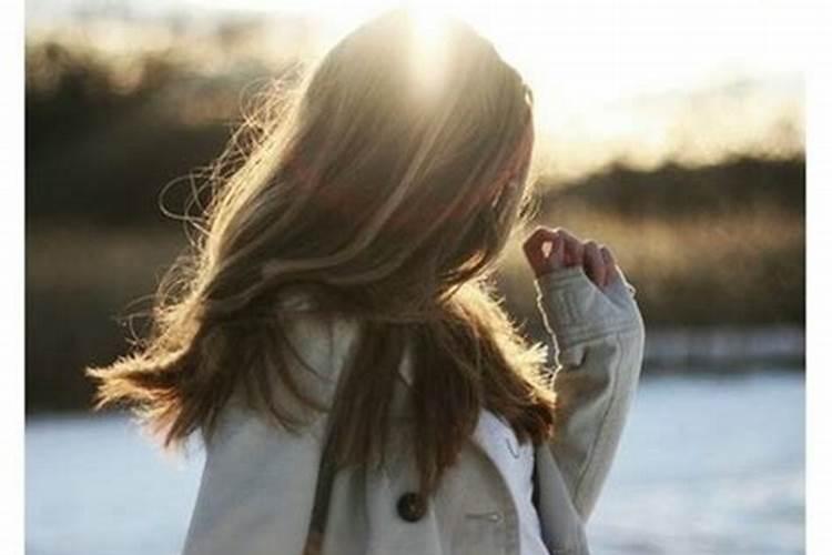 梦见自己和陌生女人说话