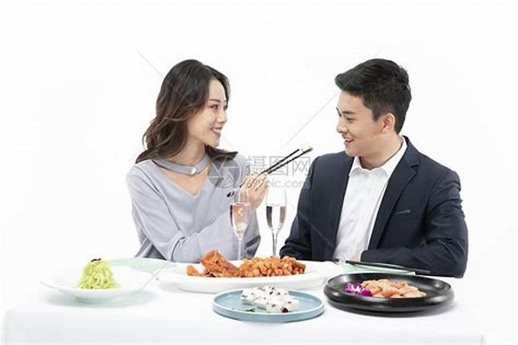 梦见和别人一起吃饭是什么预兆？
