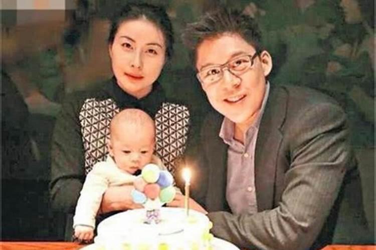 女人梦见蛇缠身是什么预兆