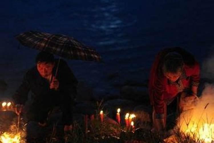 梦见给死去亲人一百块钱他想学钢琴是什么意思？